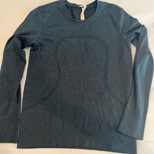 Lululemon Swiftly relaxed long sleeve shirt size 4